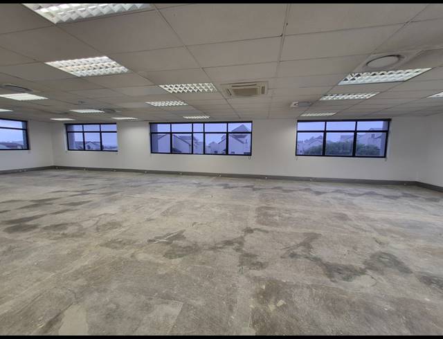 330M² OFFICE TO LET IN SUNNINGHILL